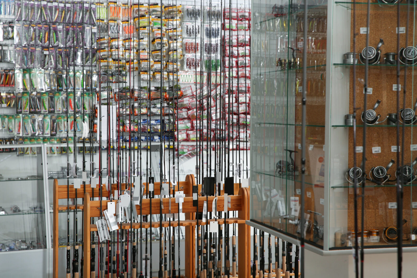 Specializirana lovska trgovina je bila v drugem kraju